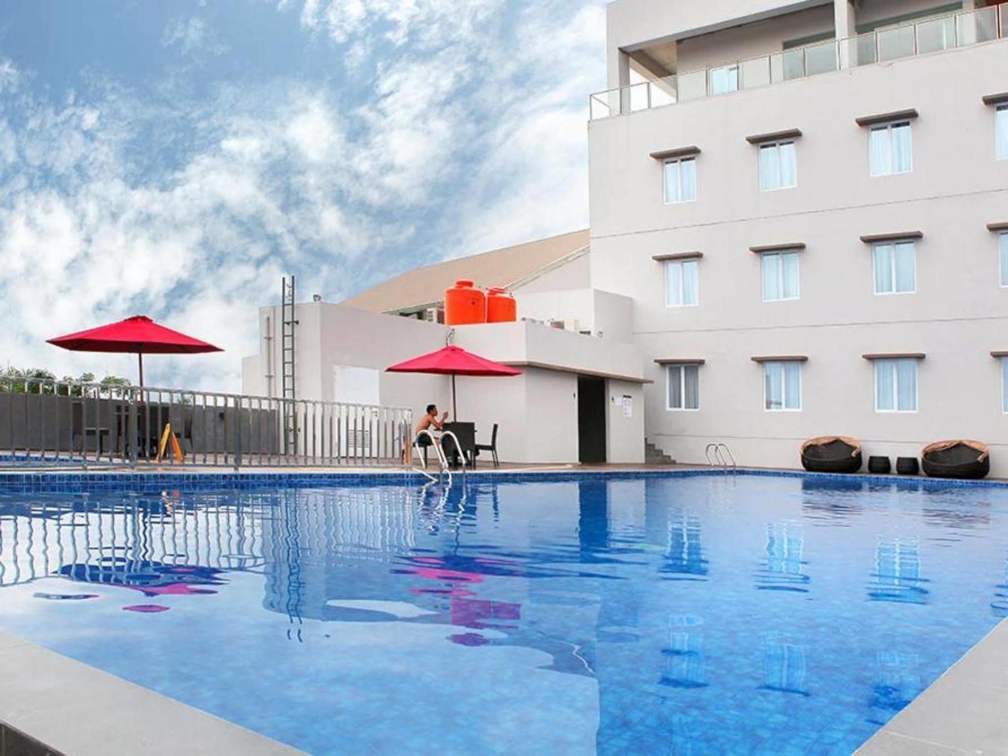 Hotel Grand Zuri Muaraenim Exteriér fotografie