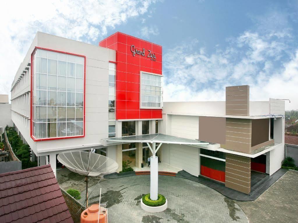 Hotel Grand Zuri Muaraenim Exteriér fotografie